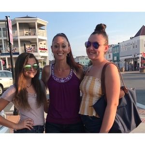 Meet your Posher, Andrea